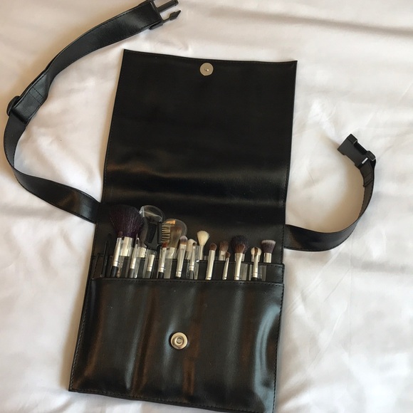 Other - 20 Piece Makeup Brush Set with Belt!